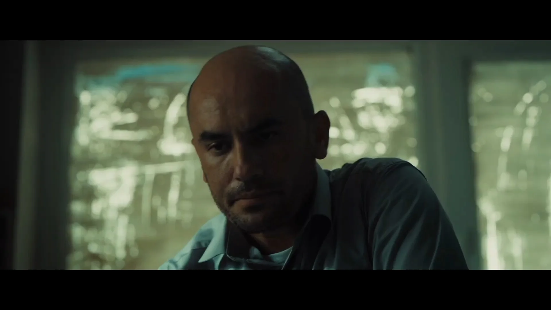 Bana Karanlığını Anlat frame 2
